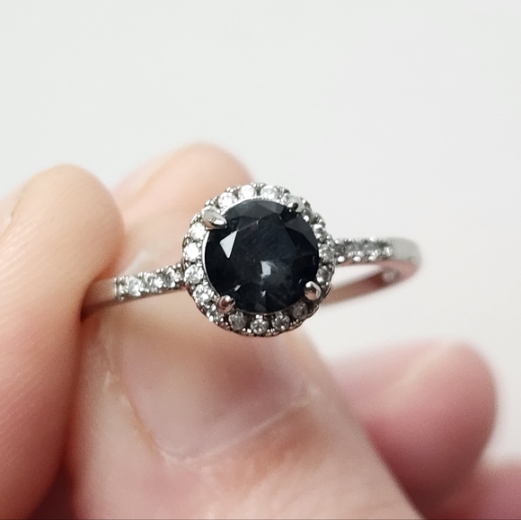 Size 9 silver ring with lab gemstones - Picture 2 of 4